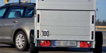 Tempo-100-Plakette für Anhänger